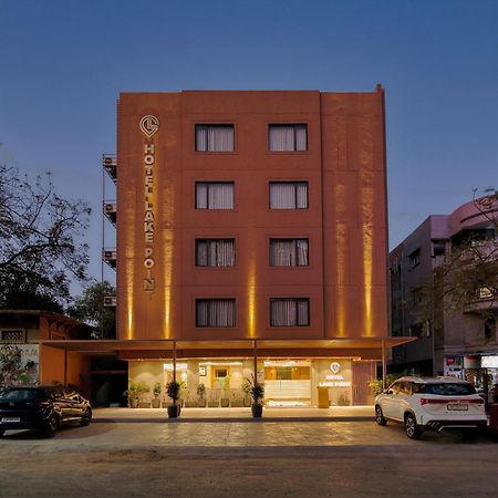 Hotel Lake Point Ahmedabad Luaran gambar