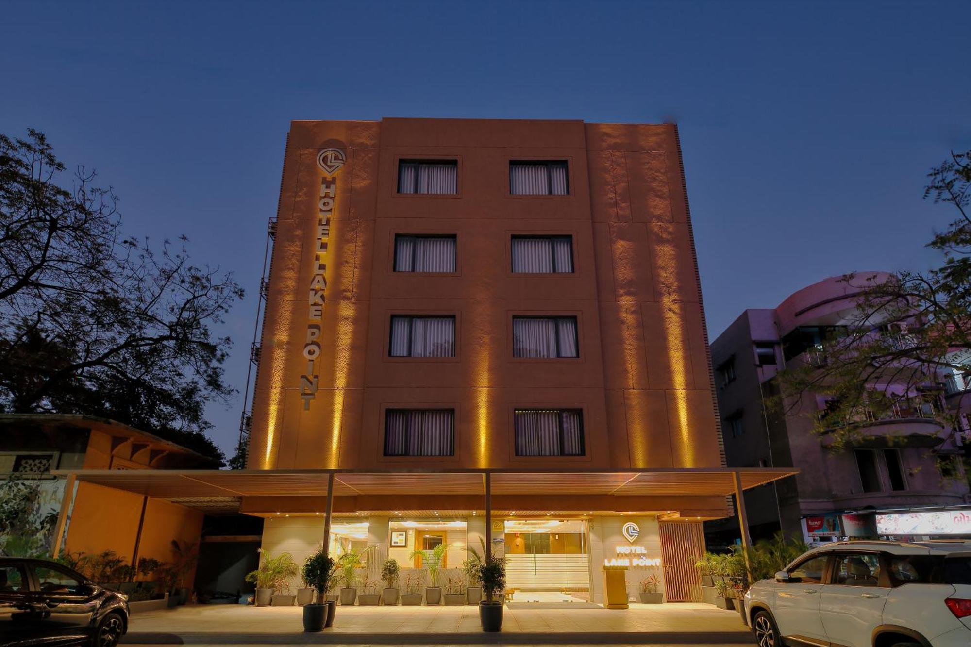 Hotel Lake Point Ahmedabad Luaran gambar