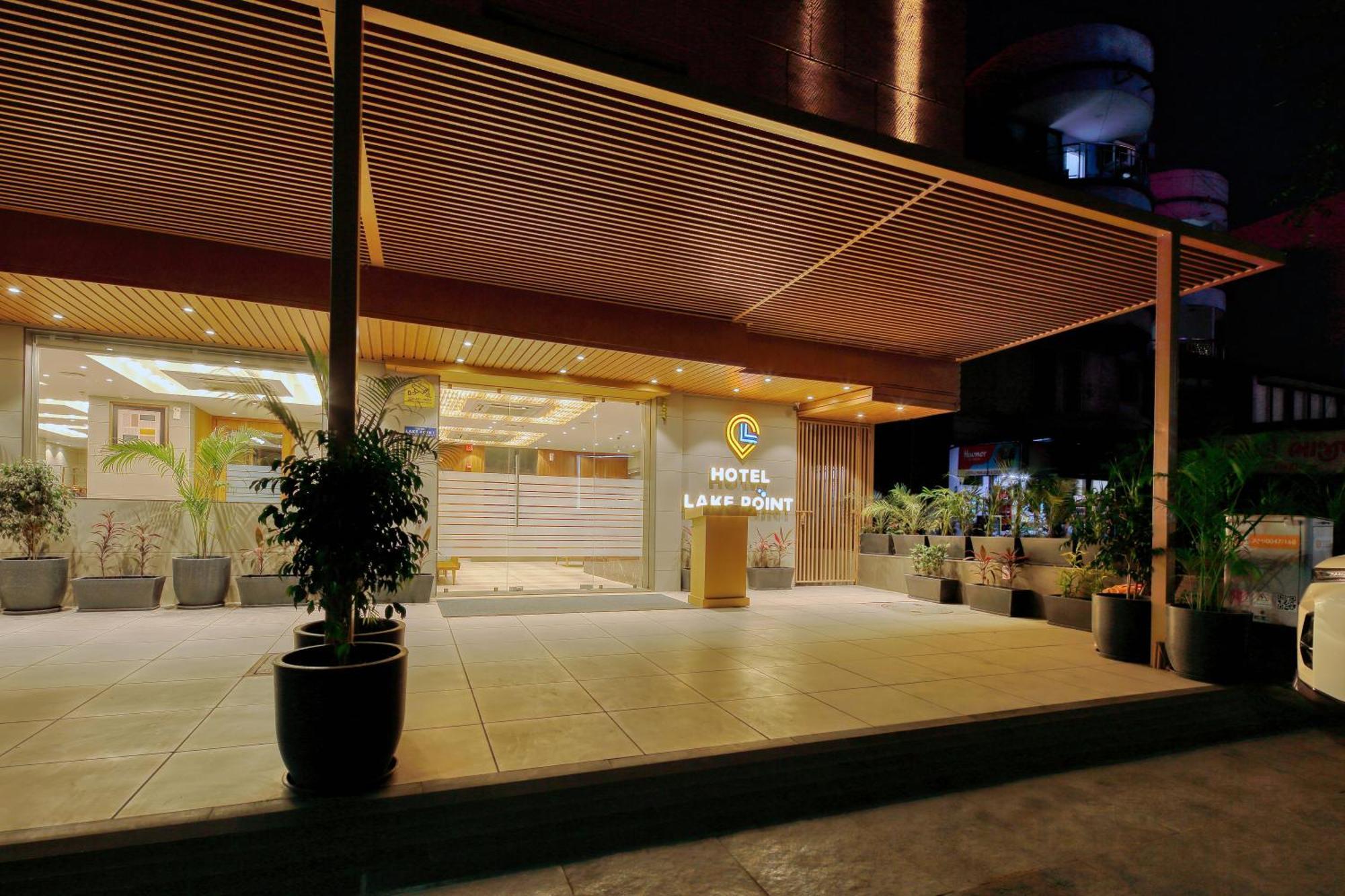 Hotel Lake Point Ahmedabad Luaran gambar