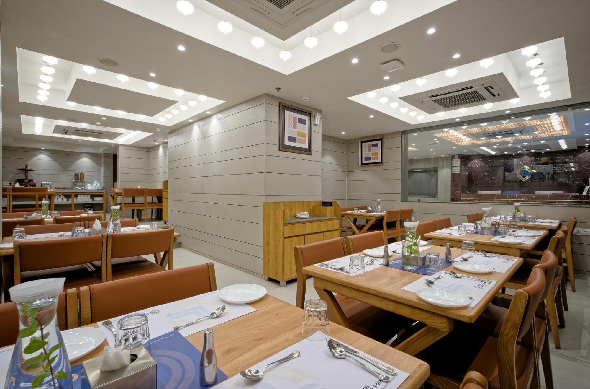Hotel Lake Point Ahmedabad Luaran gambar