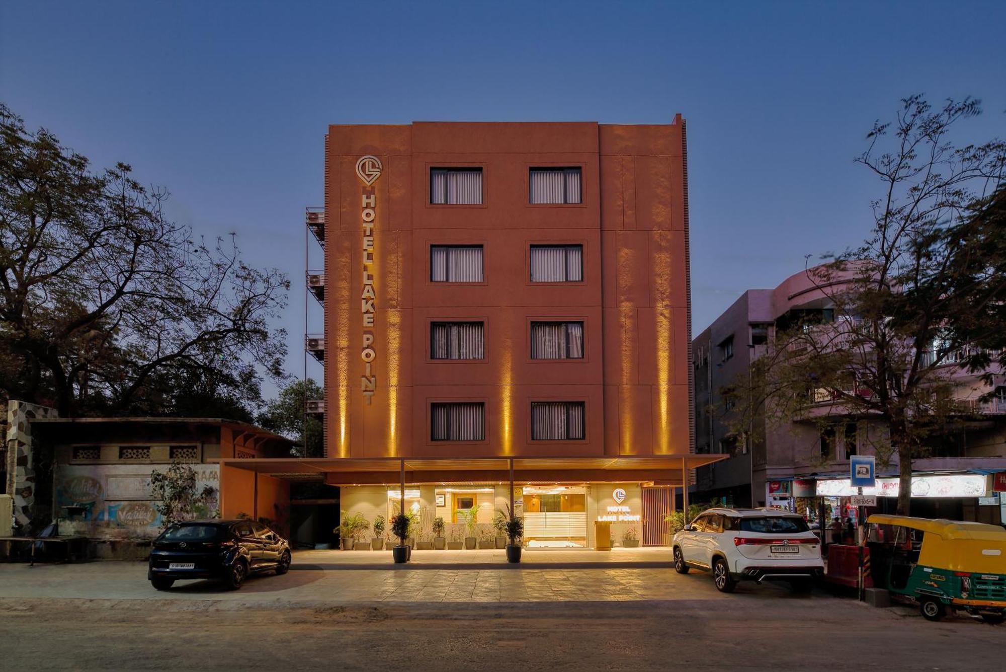 Hotel Lake Point Ahmedabad Luaran gambar