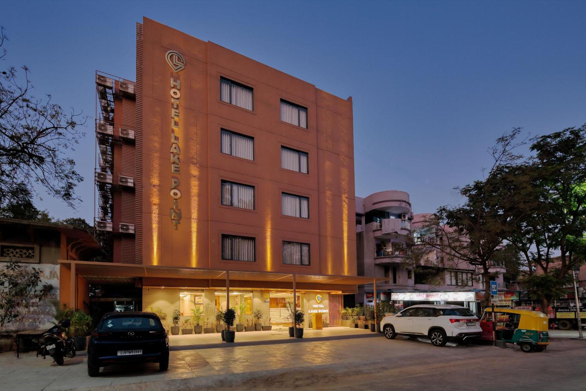 Hotel Lake Point Ahmedabad Luaran gambar