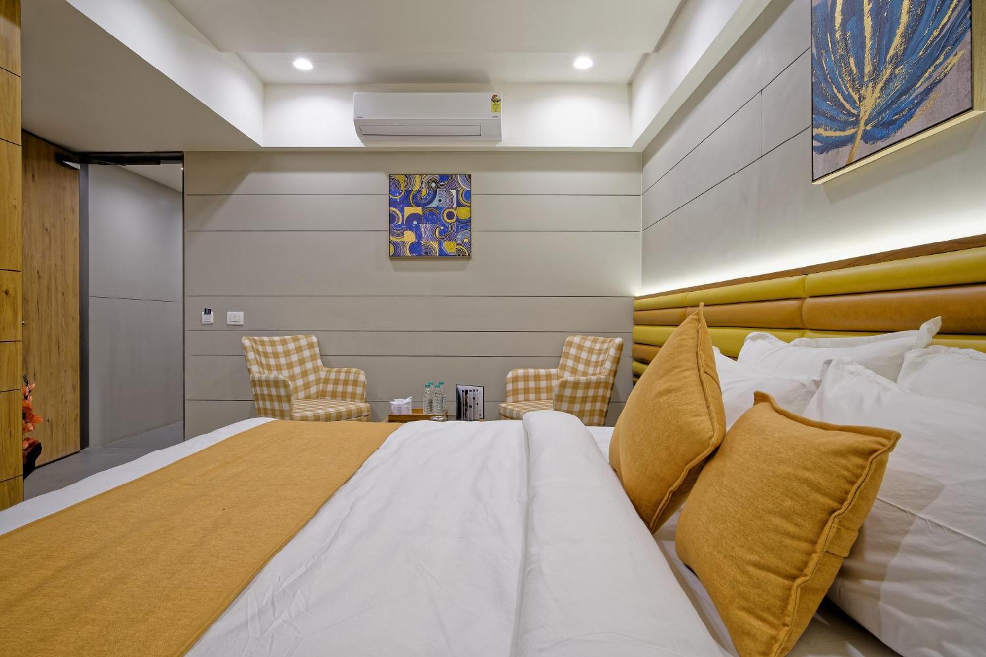 Hotel Lake Point Ahmedabad Luaran gambar