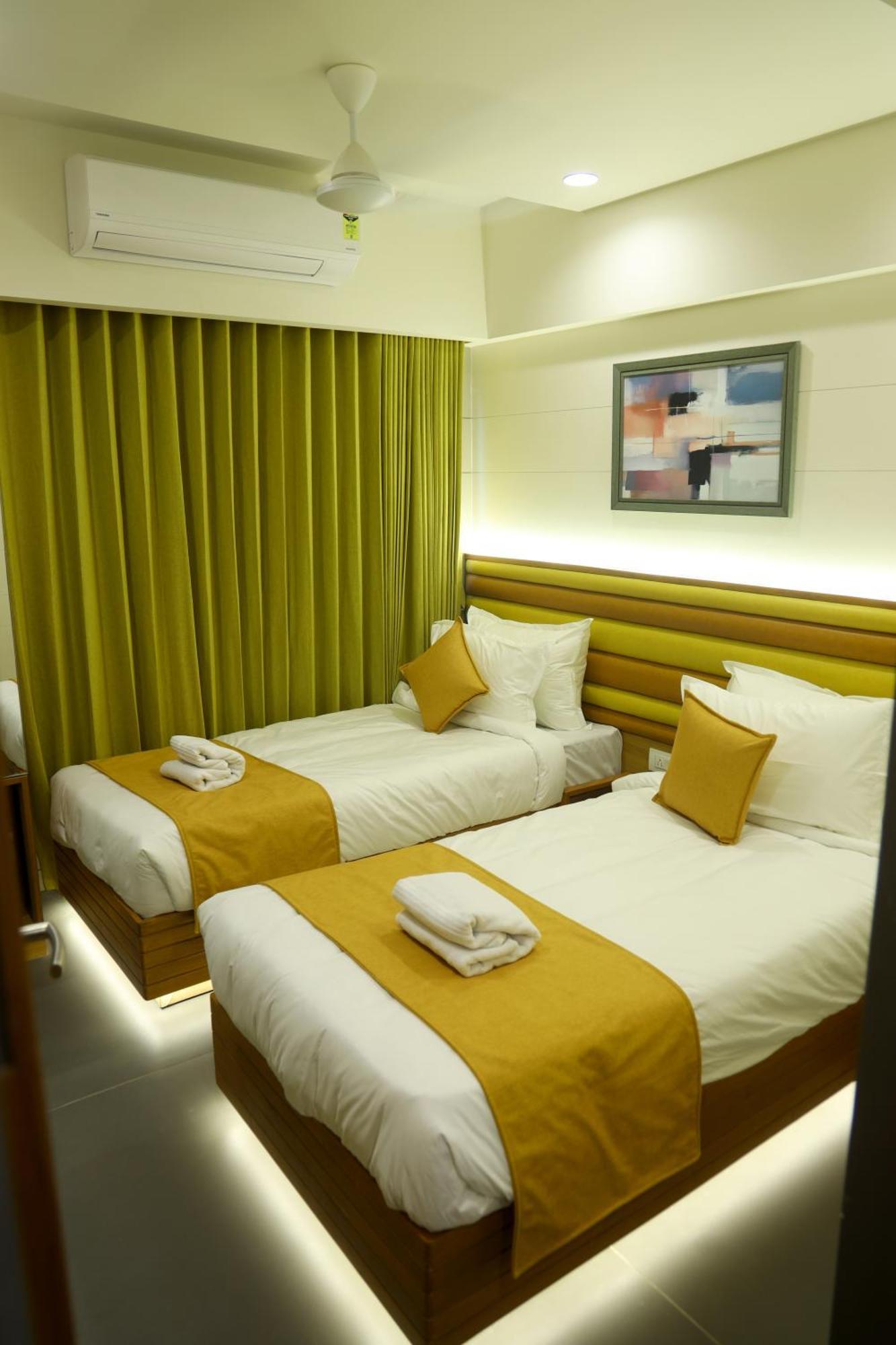 Hotel Lake Point Ahmedabad Luaran gambar