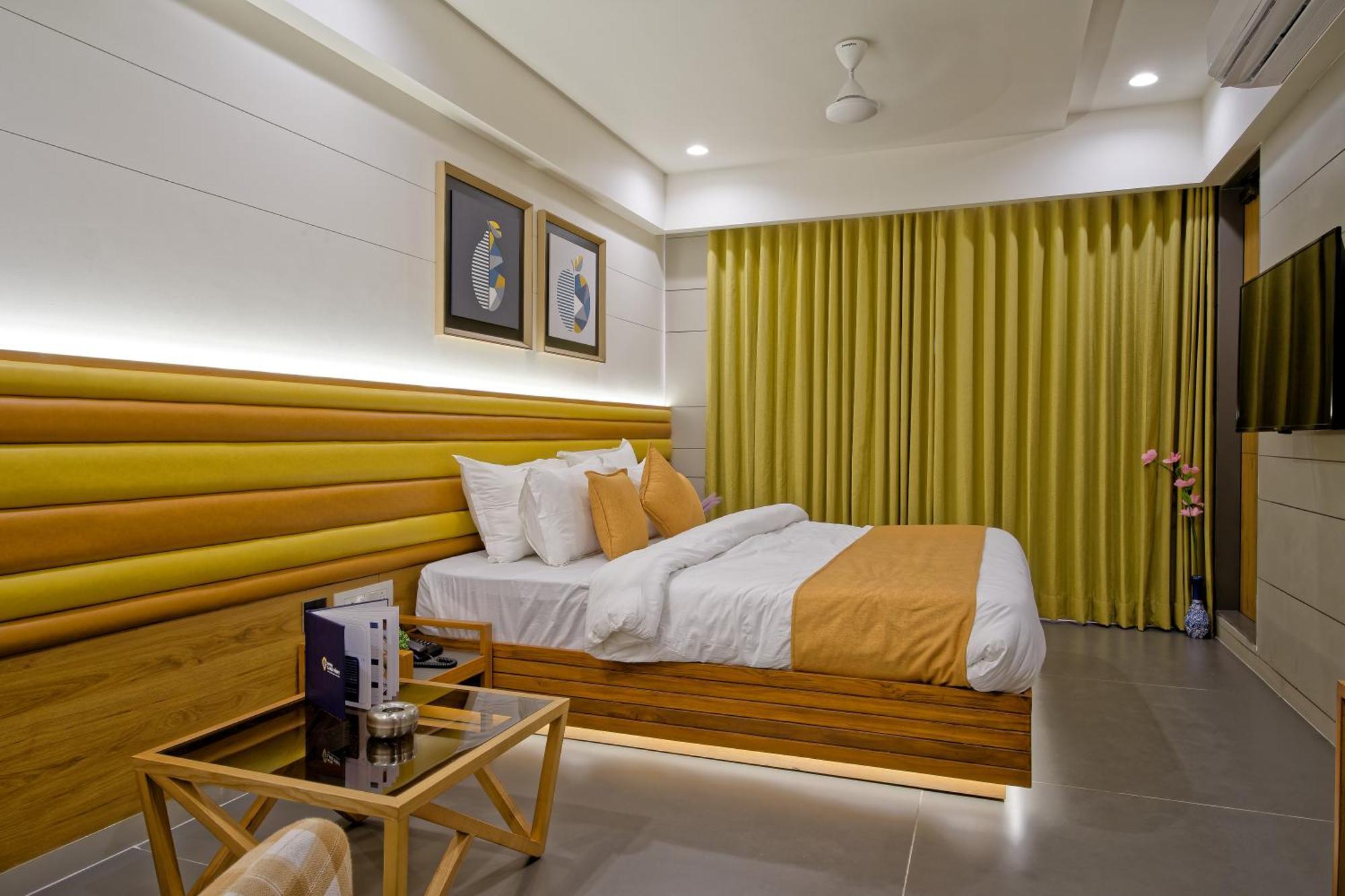 Hotel Lake Point Ahmedabad Luaran gambar