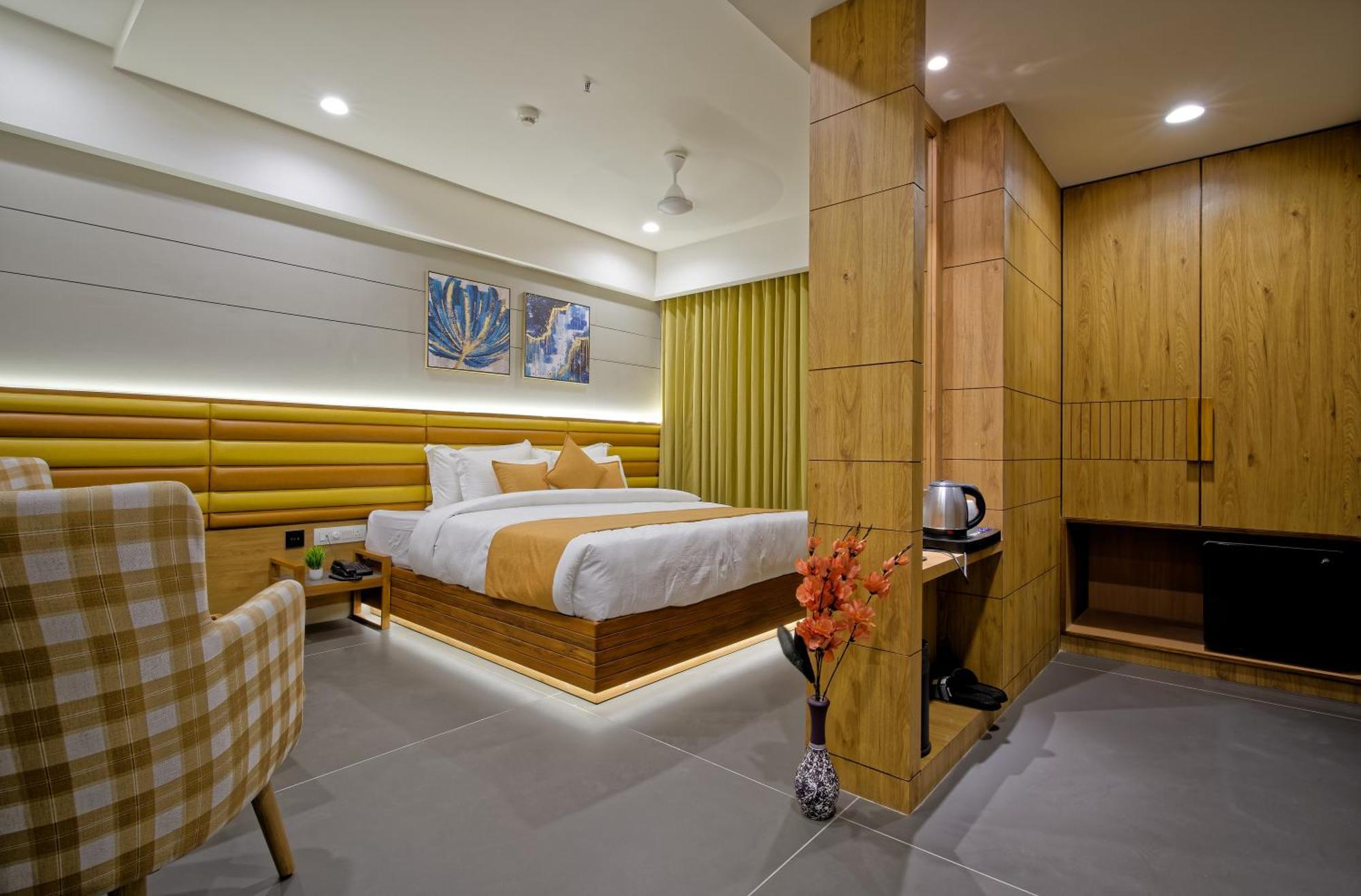 Hotel Lake Point Ahmedabad Luaran gambar