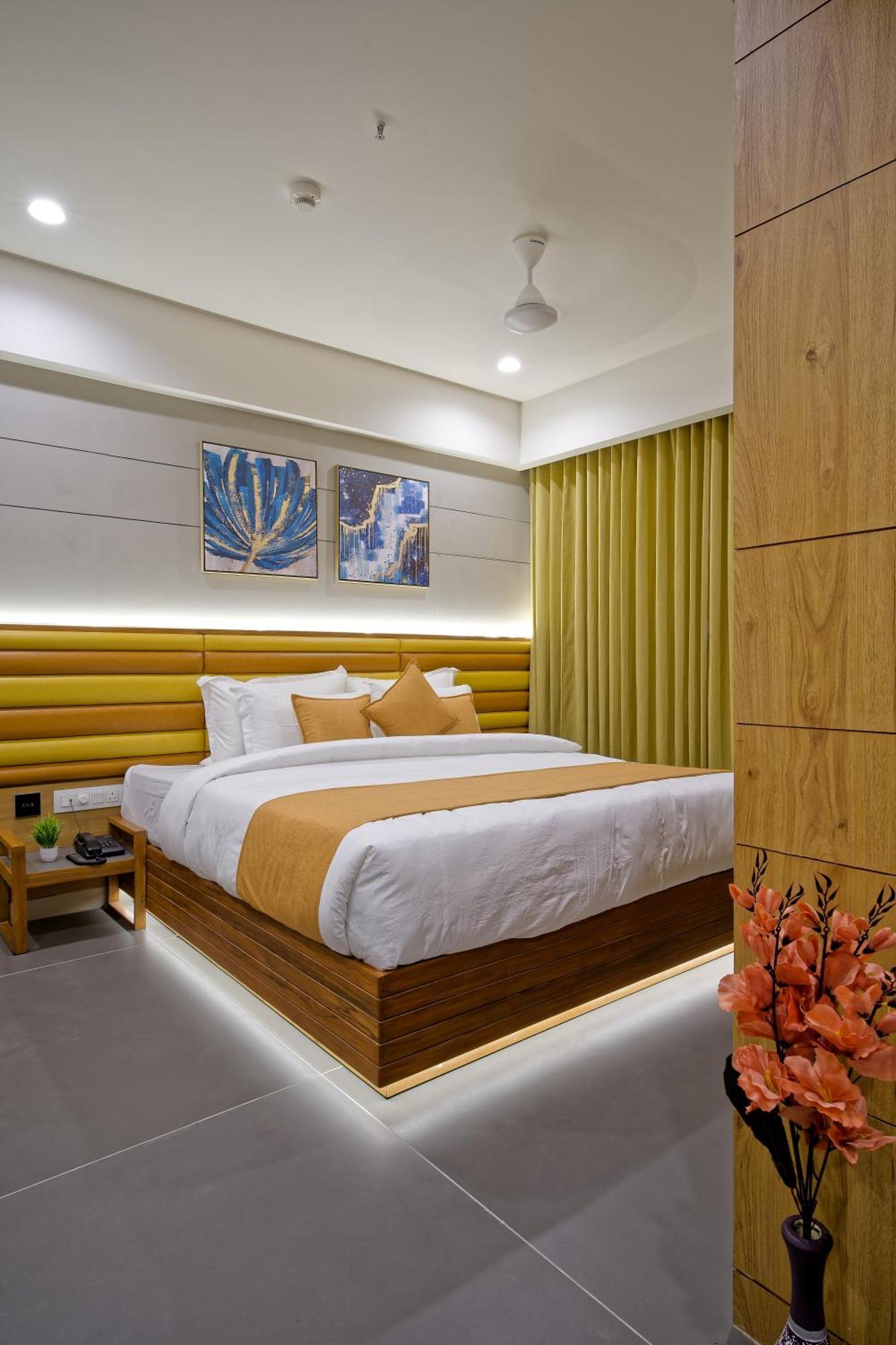 Hotel Lake Point Ahmedabad Luaran gambar
