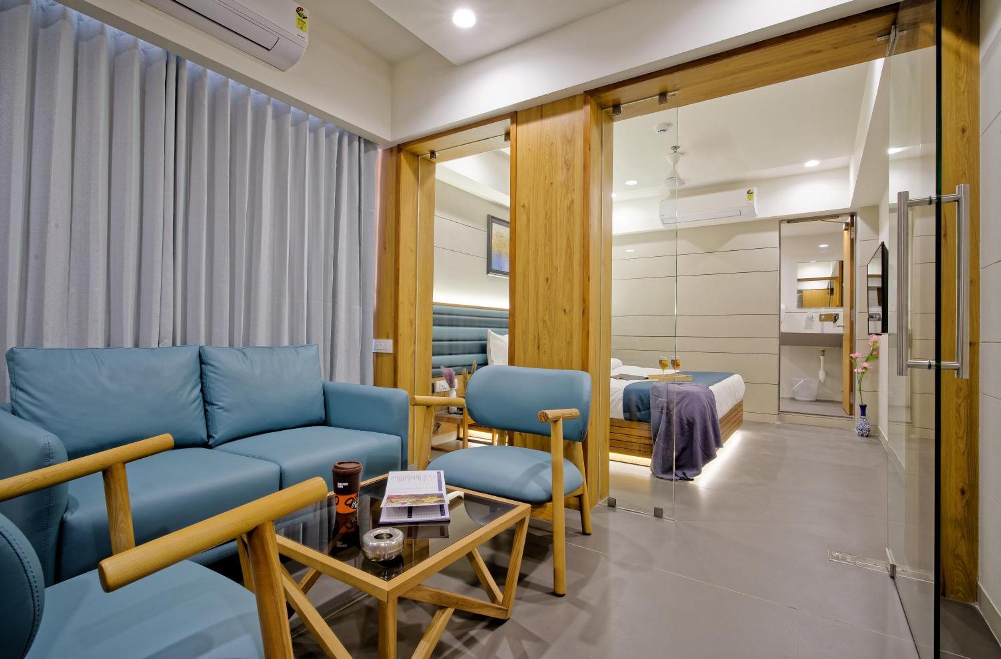 Hotel Lake Point Ahmedabad Luaran gambar