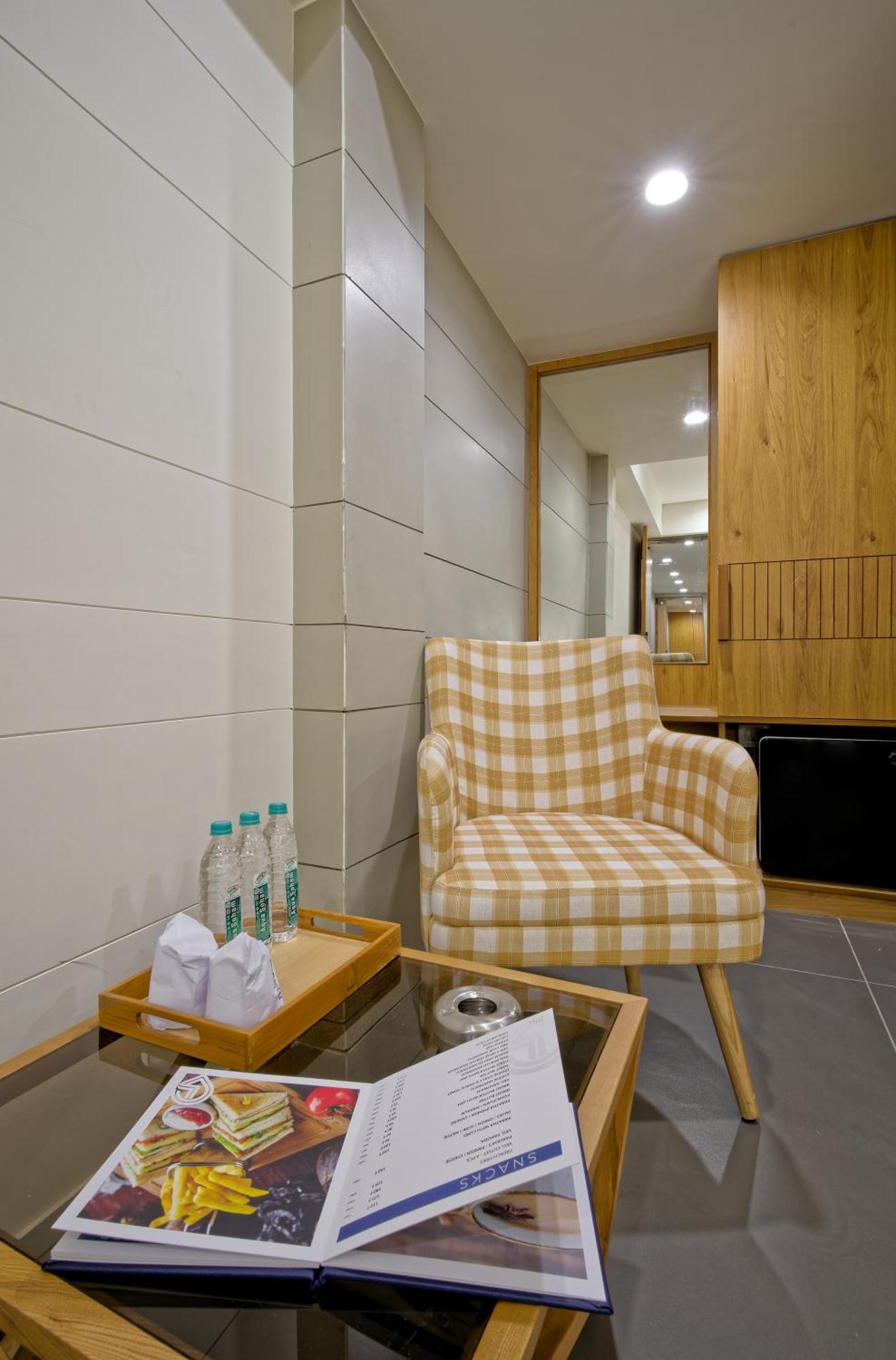 Hotel Lake Point Ahmedabad Luaran gambar