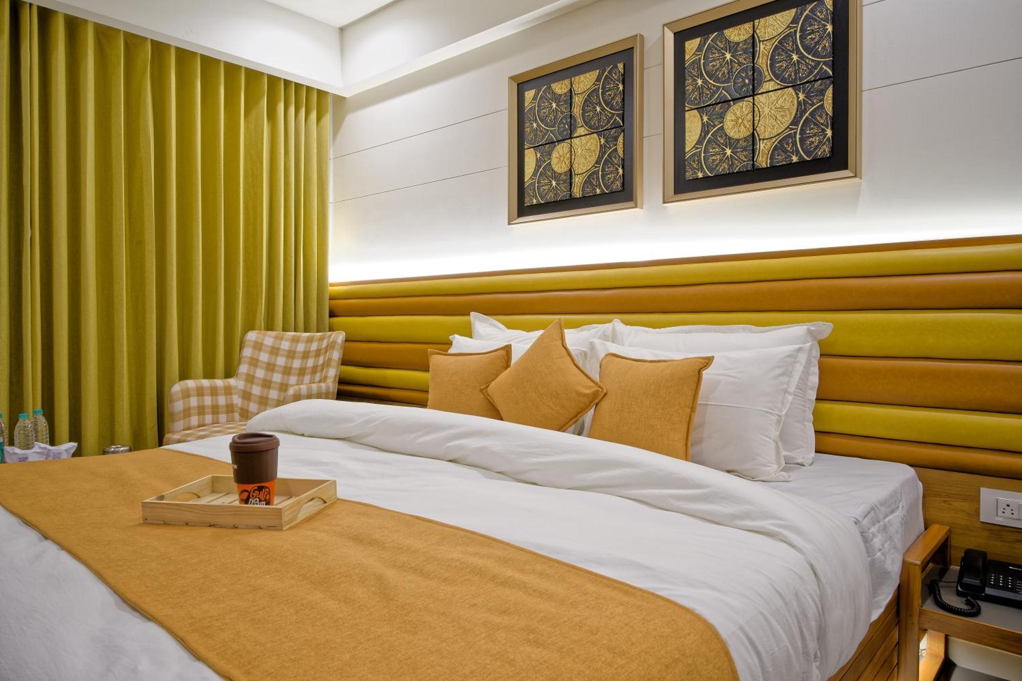 Hotel Lake Point Ahmedabad Luaran gambar