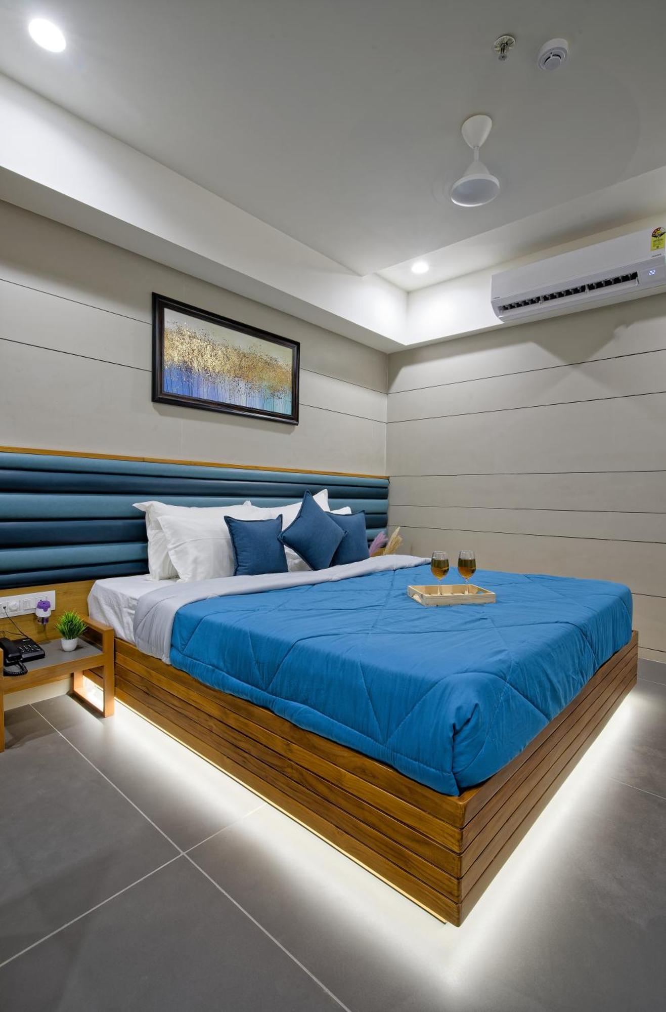 Hotel Lake Point Ahmedabad Luaran gambar