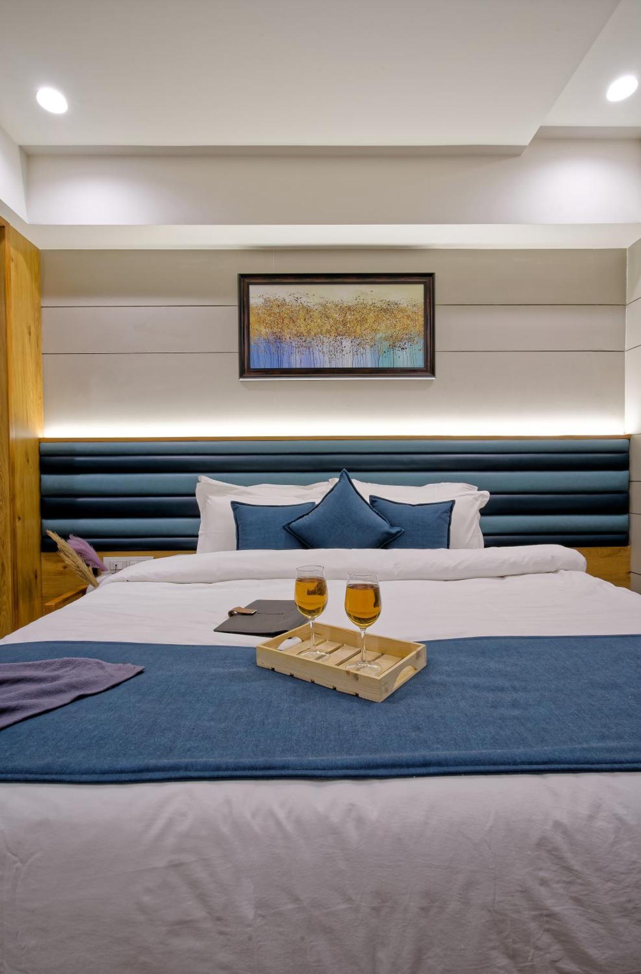 Hotel Lake Point Ahmedabad Luaran gambar