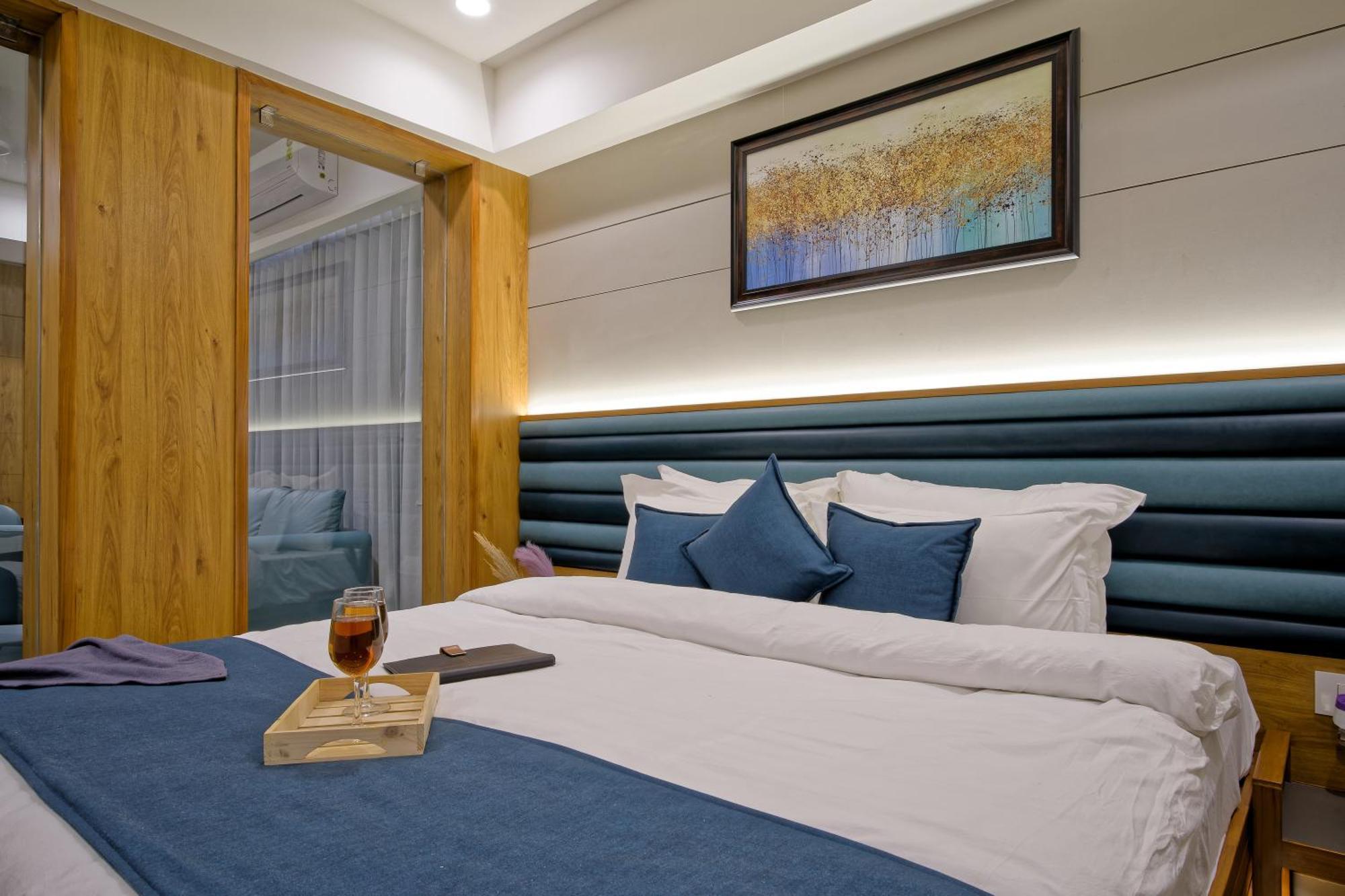 Hotel Lake Point Ahmedabad Luaran gambar