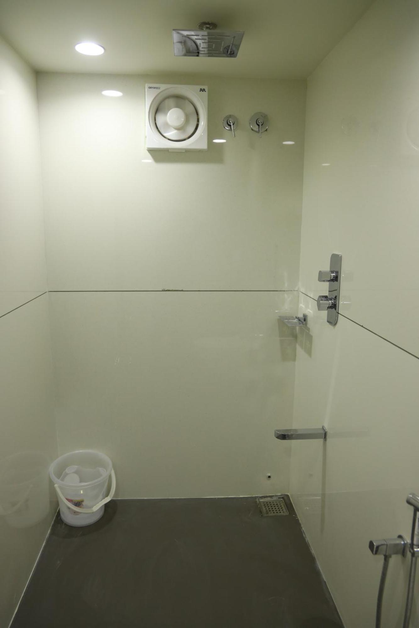 Hotel Lake Point Ahmedabad Luaran gambar